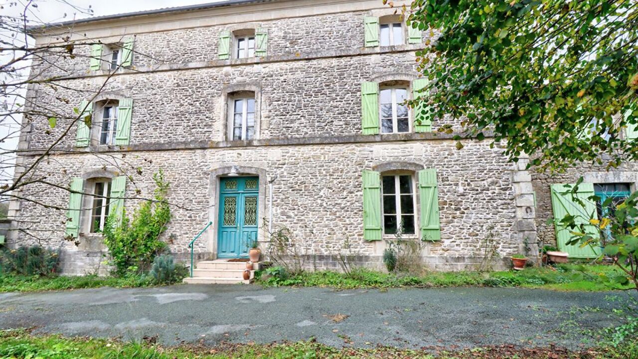 maison 8 pièces 226 m2 à vendre à Saint-Christophe-sur-Roc (79220)