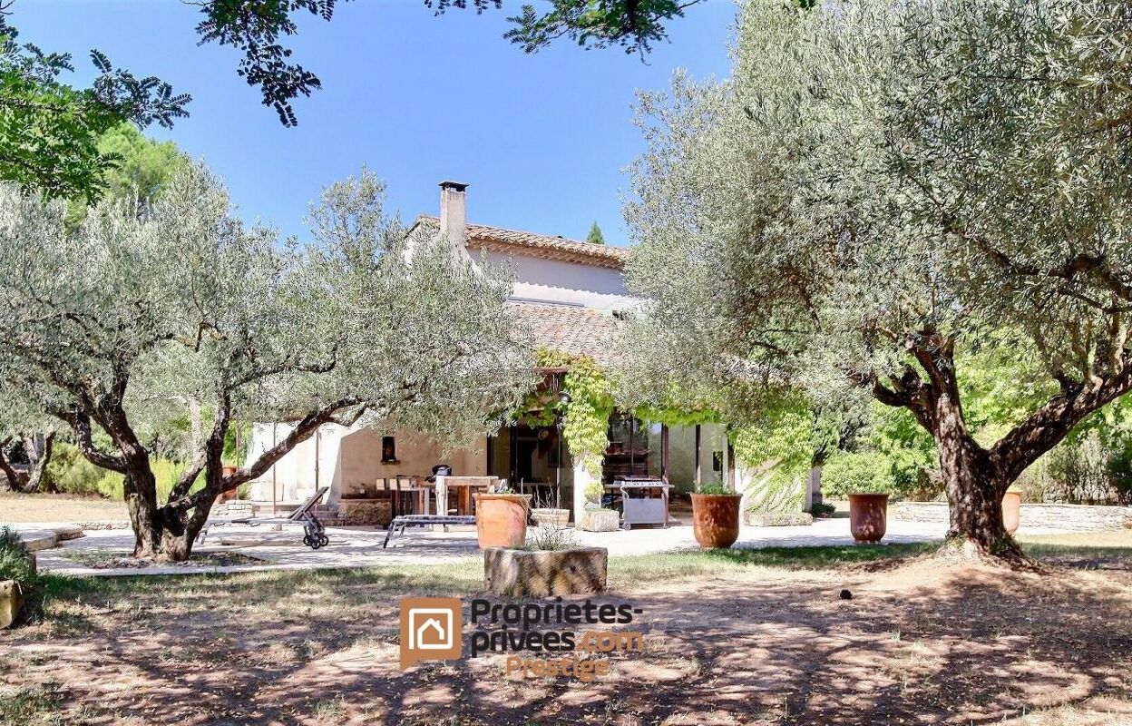 maison 10 pièces 244 m2 à vendre à Uzès (30700)