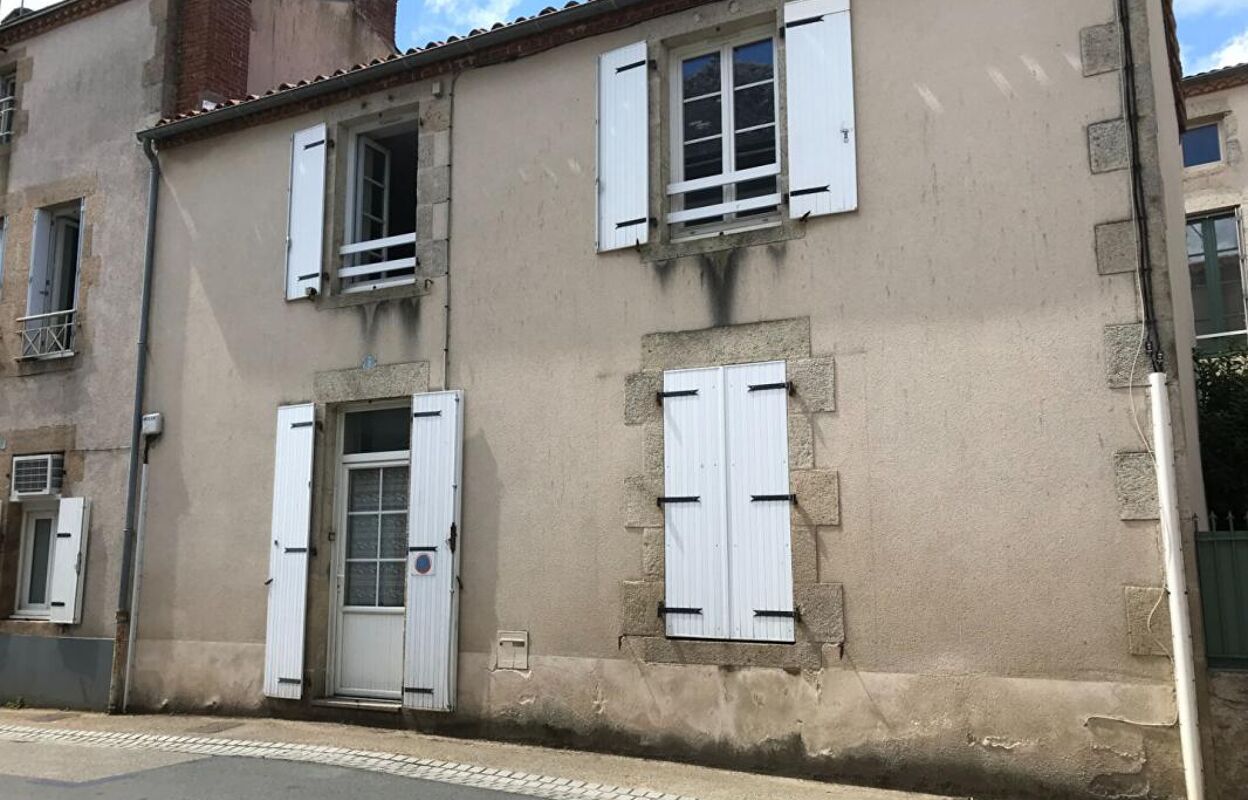 maison 4 pièces 75 m2 à vendre à Saint-Amand-sur-Sèvre (79700)