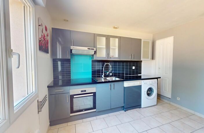 A VENDRE - Maison  de plain pied de 90 m² — photo 3