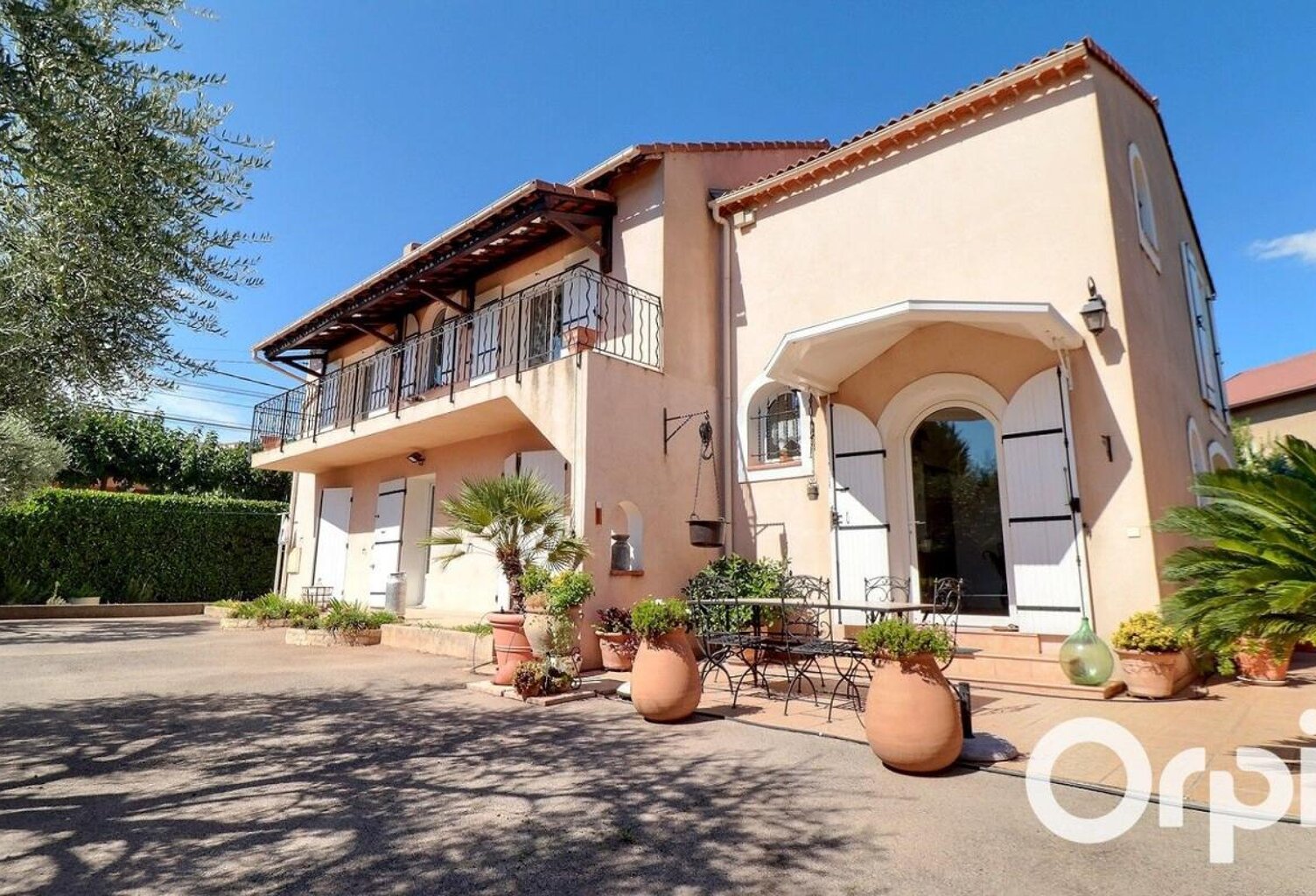 Maison À Vendre 7 pièces — photo 1