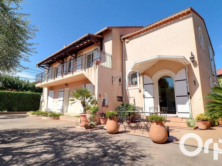 Maison À Vendre 7 pièces — photo 1