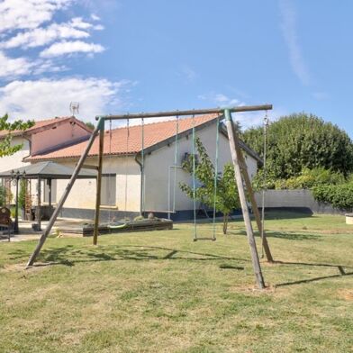 Maison 10 pièces 300000 €