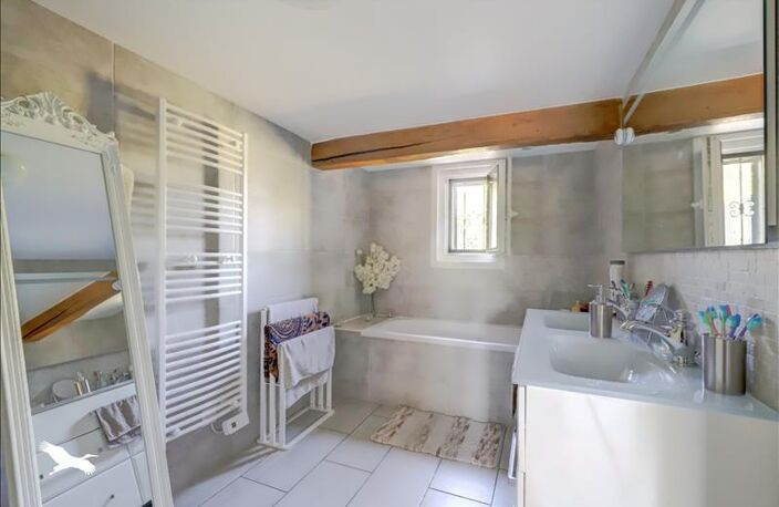 Maison de bourg de 10 pièces principales — photo 2