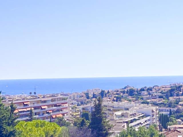 LE CANNET APPARTEMENT DE 31 M2 AVEC TERRASSE 15M2 VUE MER PI — photo du bien
