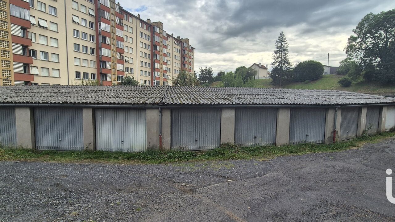 garage  pièces 570 m2 à vendre à Aurillac (15000)