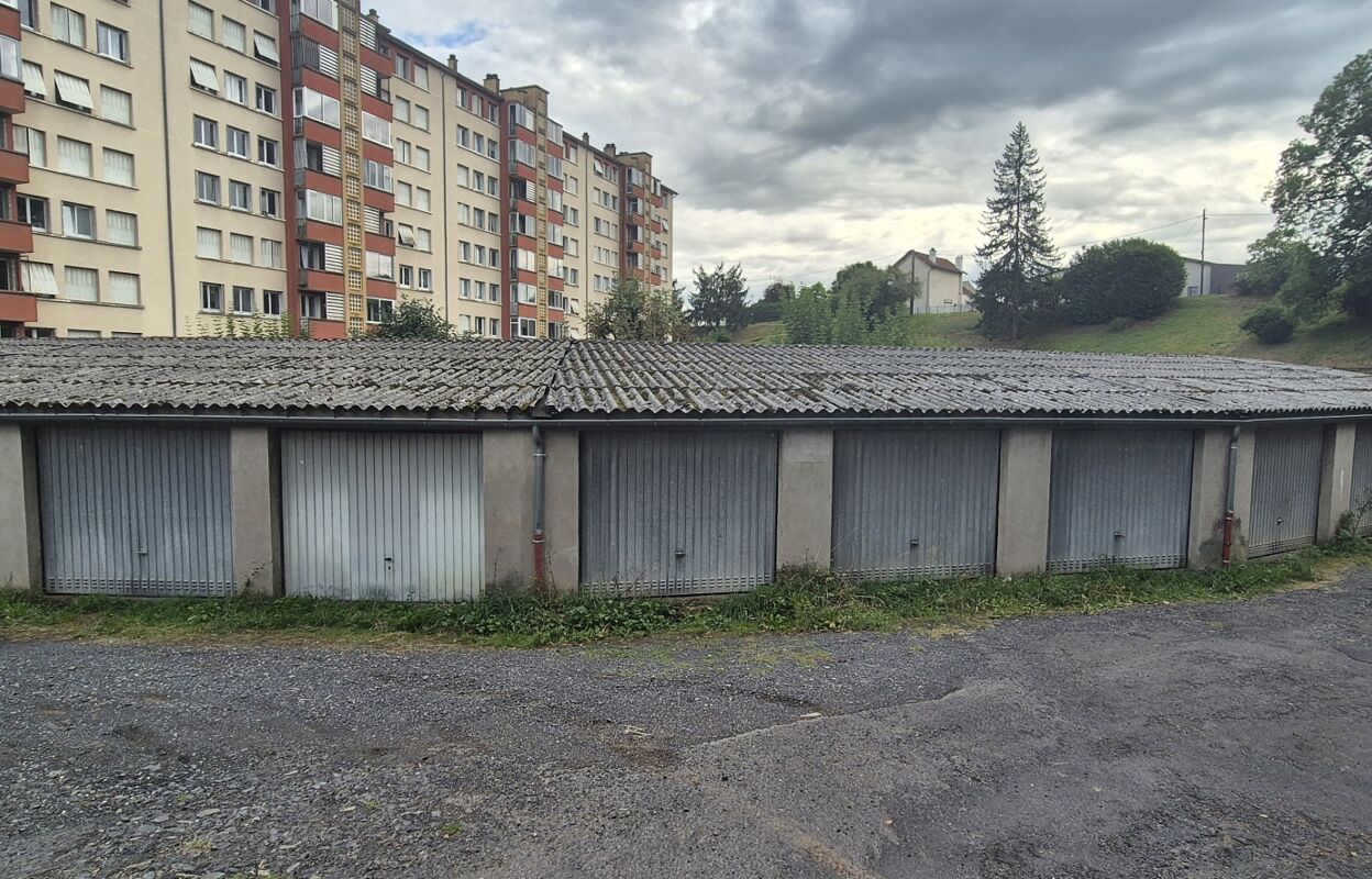 garage  pièces 570 m2 à vendre à Aurillac (15000)