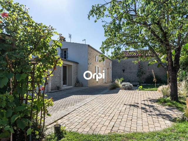 Maison en pierre - 104m² — photo du bien