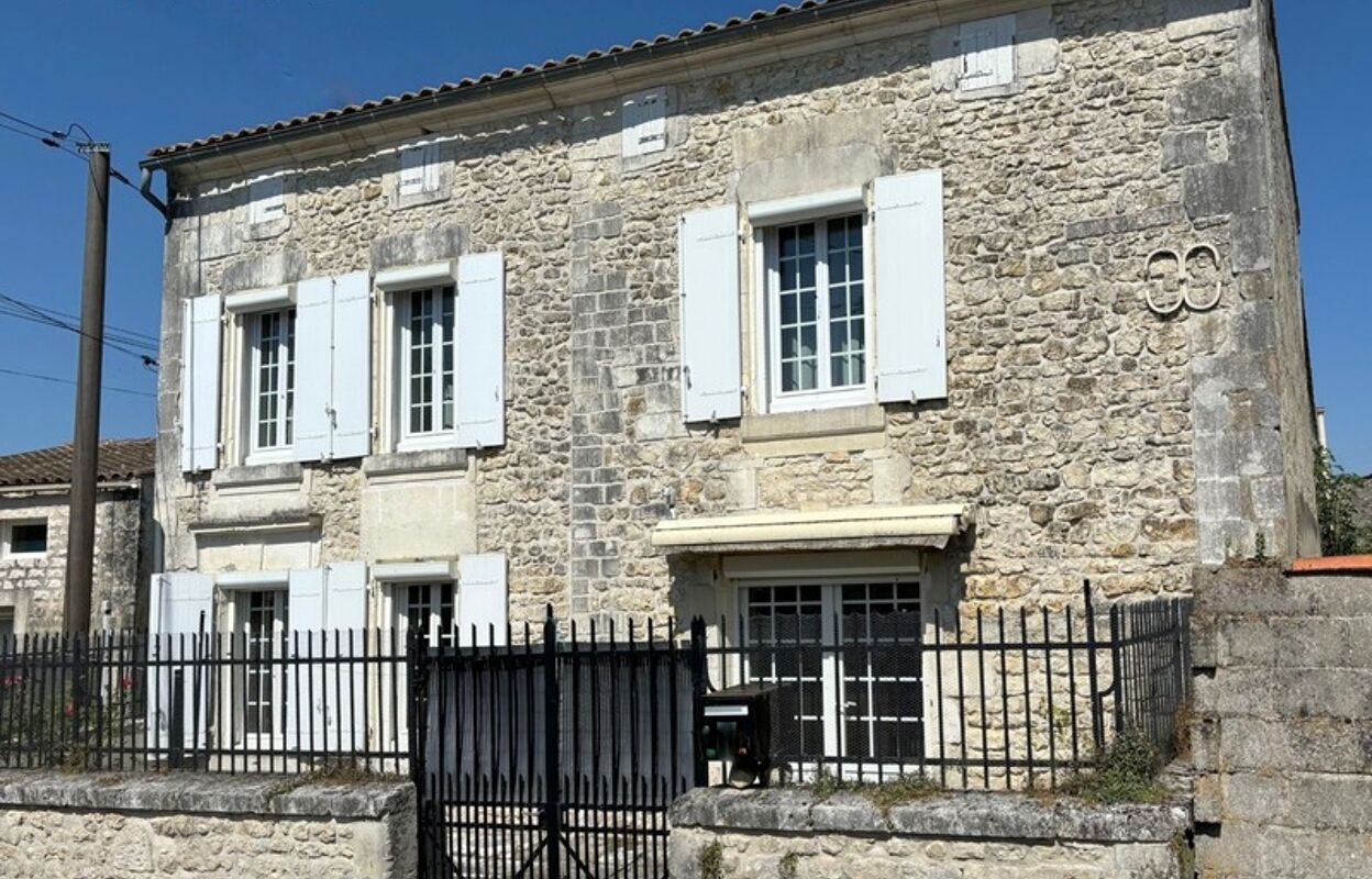 maison 6 pièces 137 m2 à vendre à Saint-Savinien (17350)