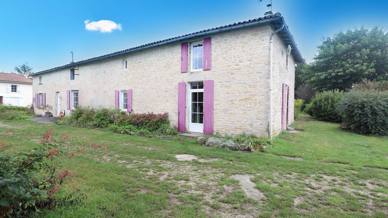 maison 10 pièces 294 m2 à vendre à Vançais (79120)