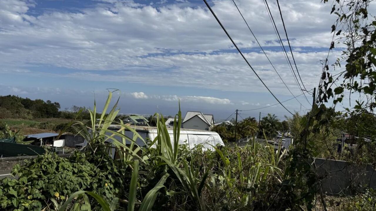 terrain  pièces 600 m2 à vendre à Le Tampon (97430)