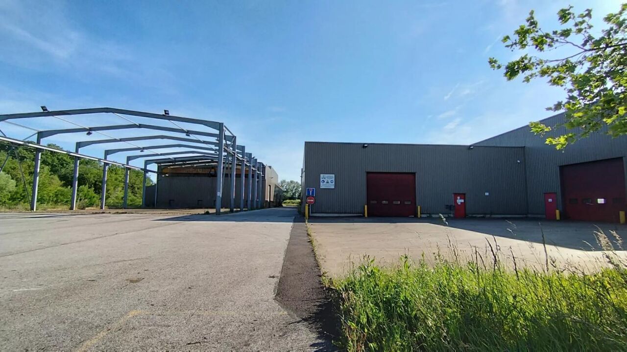 local industriel  pièces 4330 m2 à vendre à Gisors (27140)