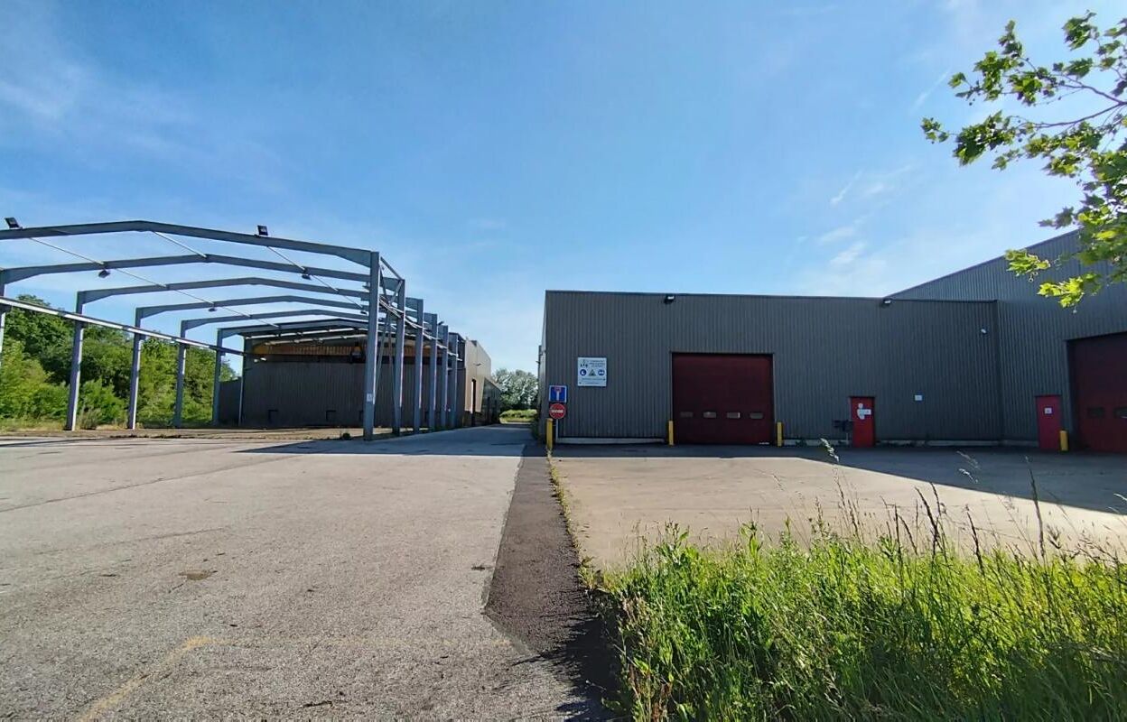 local industriel  pièces 4330 m2 à vendre à Gisors (27140)