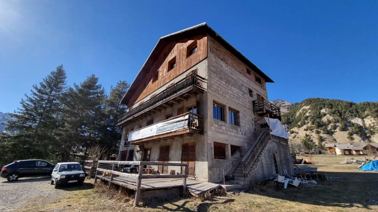 maison 16 pièces 506 m2 à vendre à Névache (05100)