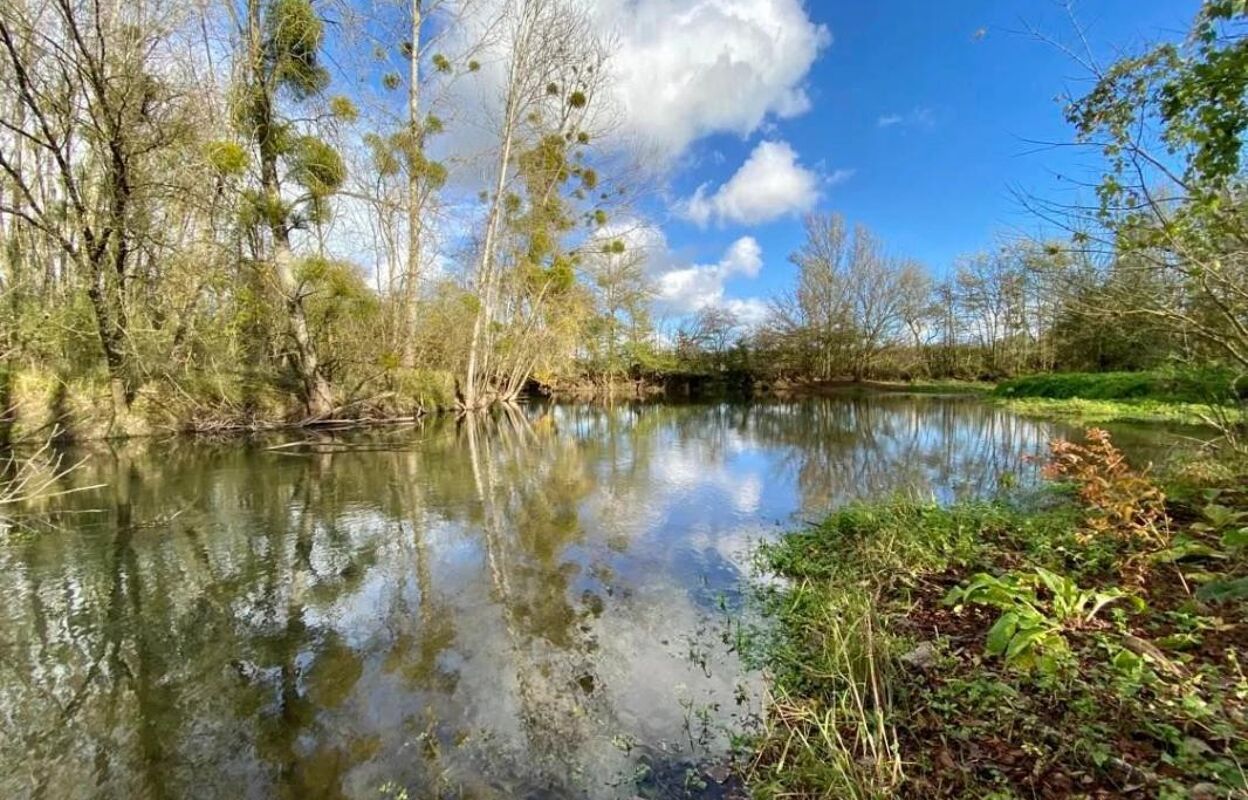 terrain  pièces 1300 m2 à vendre à Saint-Hippolyte (37600)