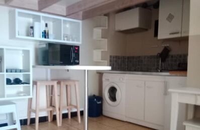 location appartement 560 € CC /mois à proximité de Carqueiranne (83320)