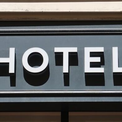 Commerce 12 pièces 448000 €