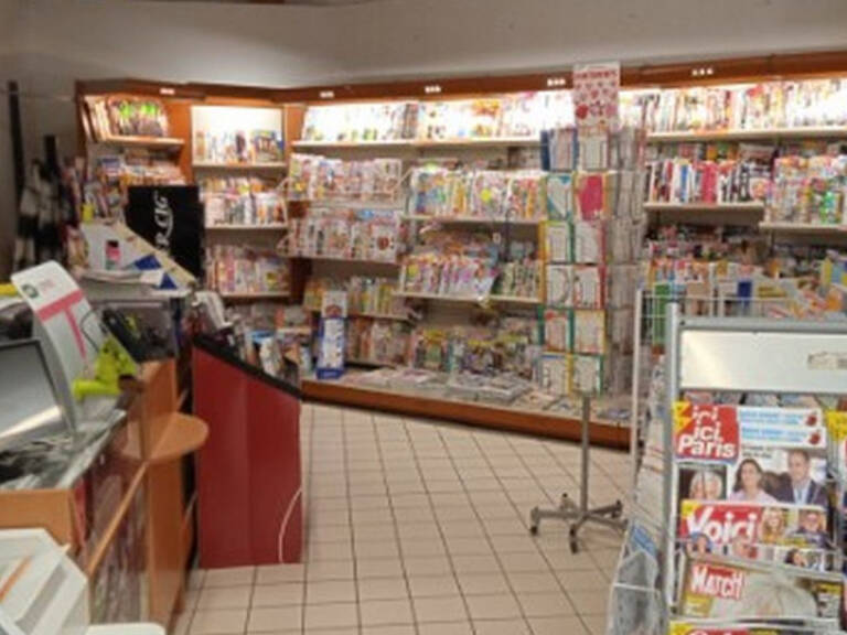 22 - Fonds de commerce Presse - PMU - Jeux — photo 1