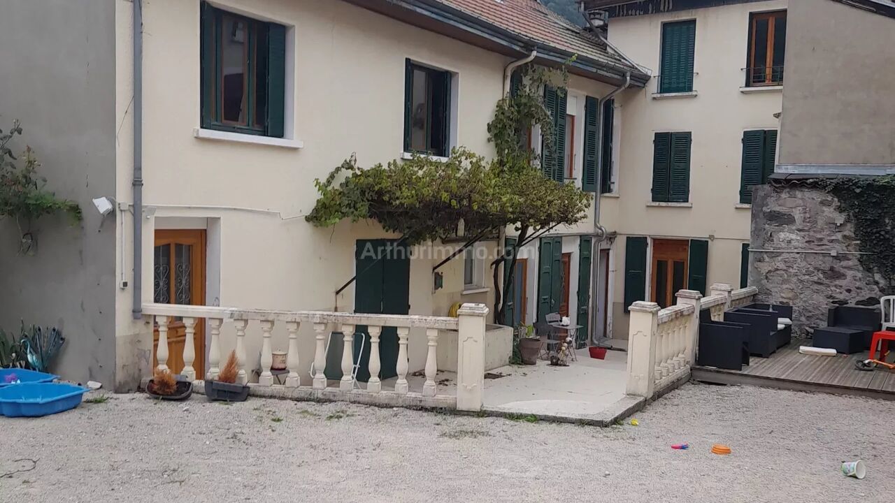 immeuble  pièces 380 m2 à vendre à Allevard (38580)