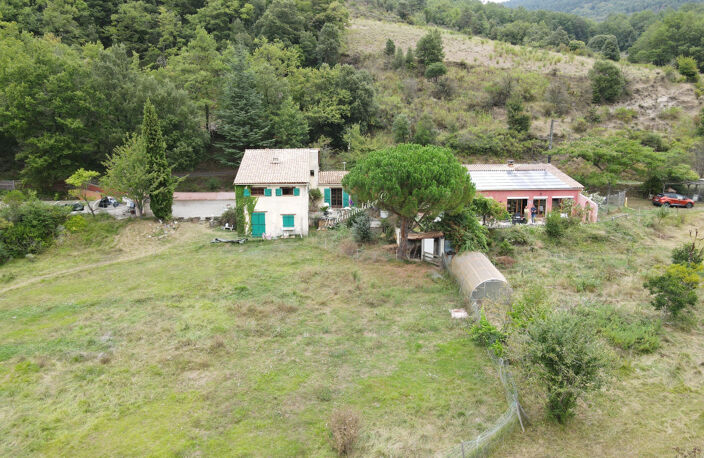 Propriété de 1ha avec deux maisons et piscine — photo 2
