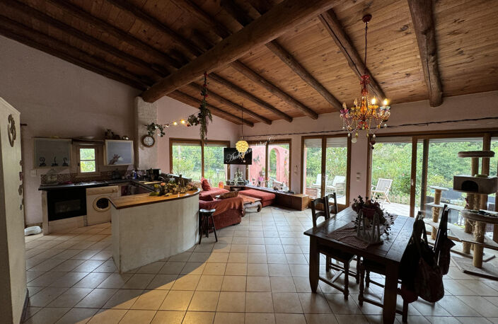 Propriété de 1ha avec deux maisons et piscine — photo 4