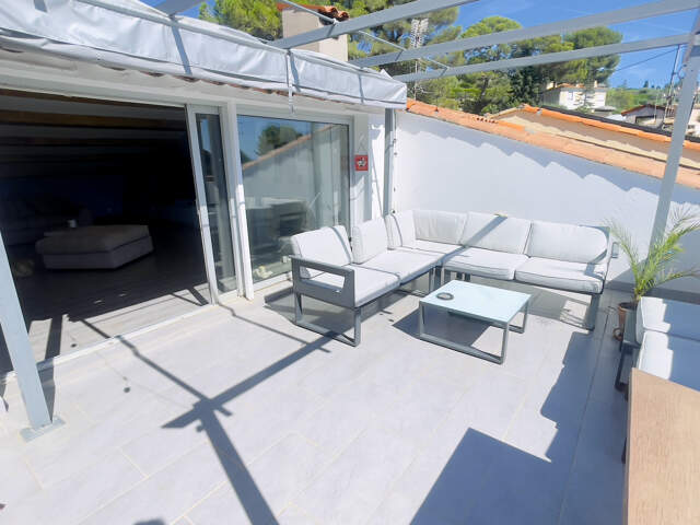 MOUGINS / — photo du bien