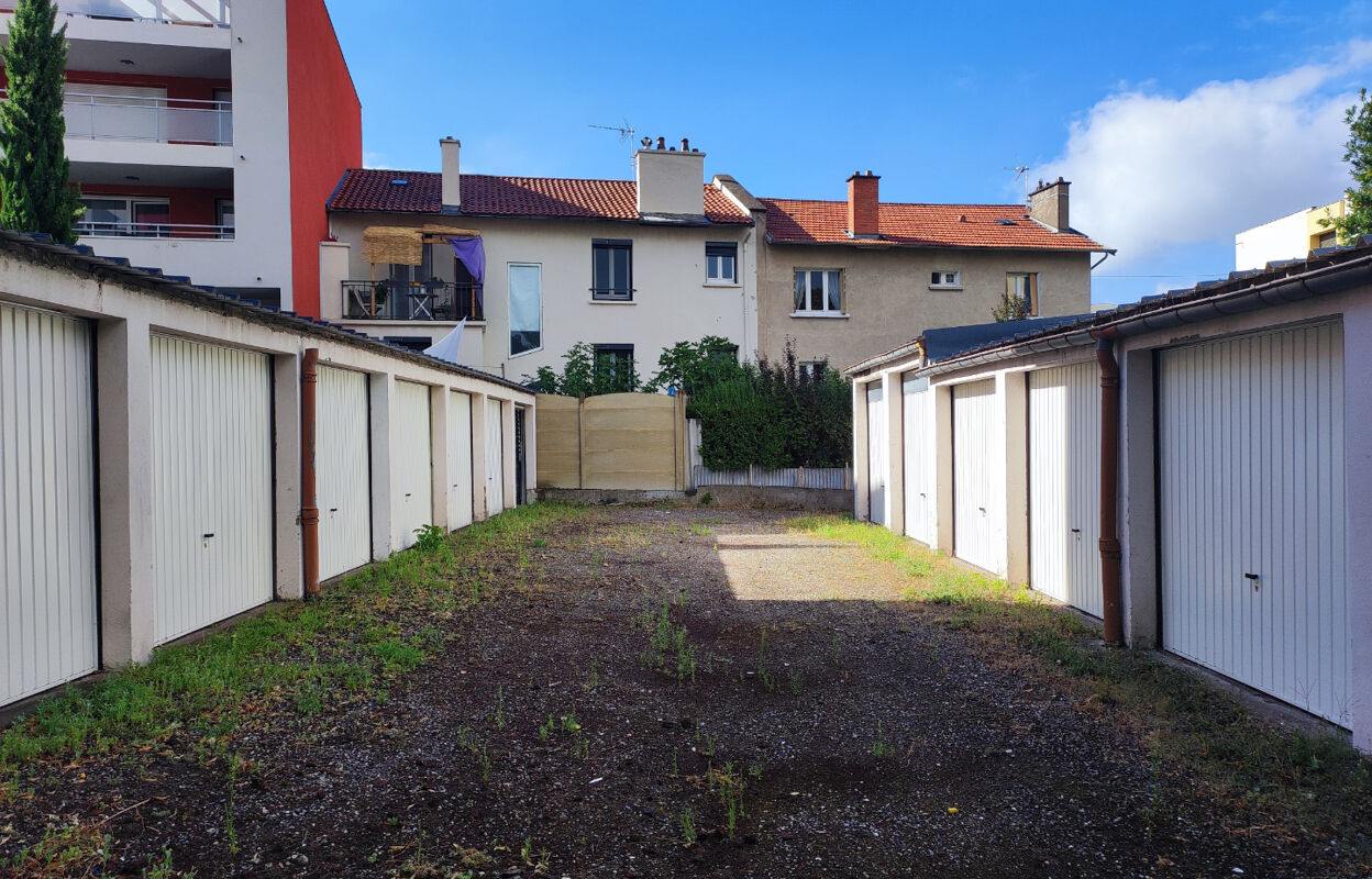 garage  pièces  m2 à louer à Clermont-Ferrand (63000)