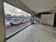 Local commercial — photo 2