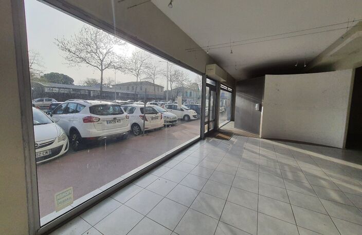 Local commercial — photo 2