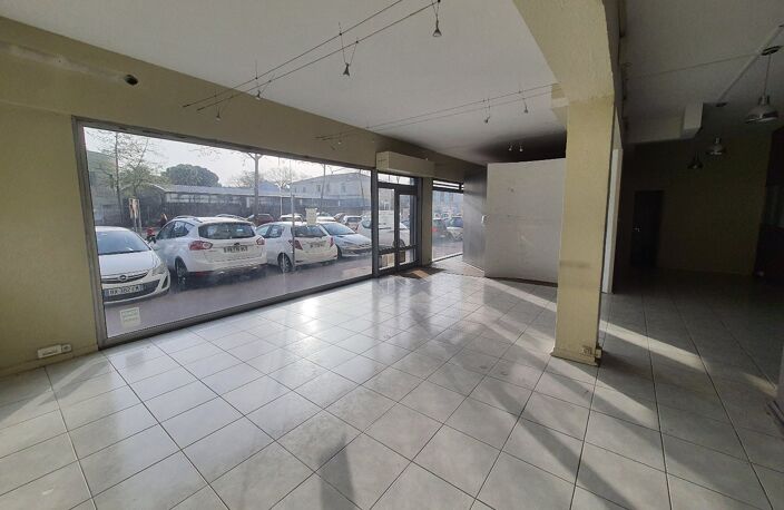 Local commercial — photo 4