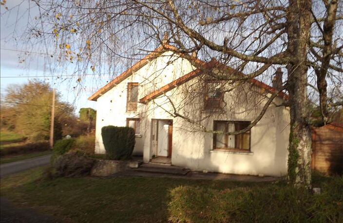 Maison en pierre de 3 pièces principales — photo 2