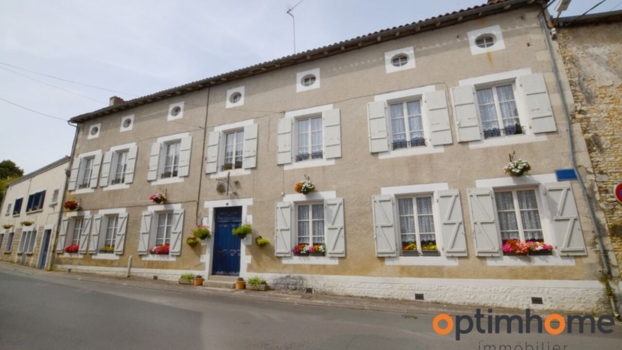 maison 12 pièces 446 m2 à vendre à Champagne-Mouton (16350)