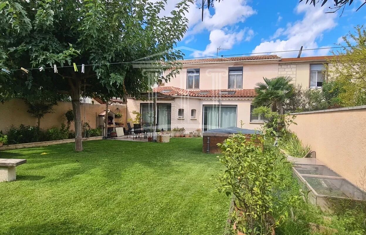 maison 6 pièces 145 m2 à vendre à Avignon (84000)