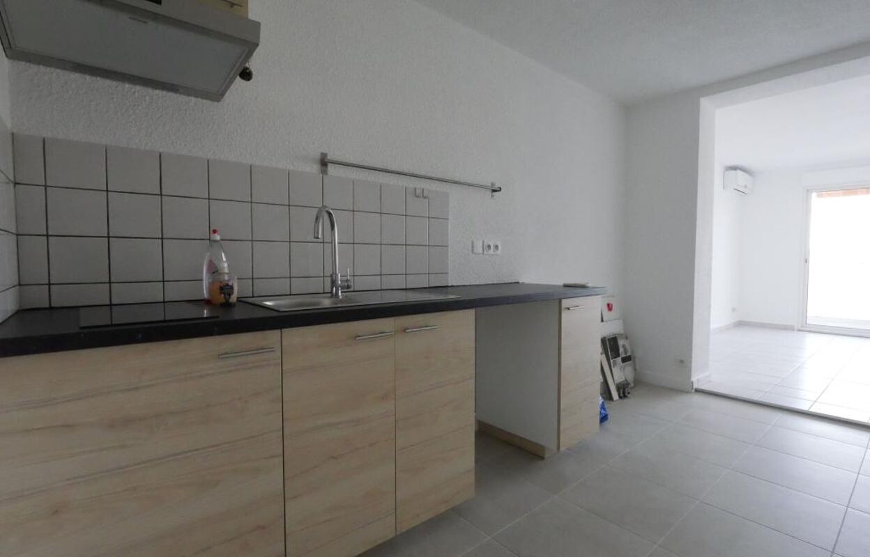 appartement 2 pièces 42 m2 à louer à Sauveterre (30150)