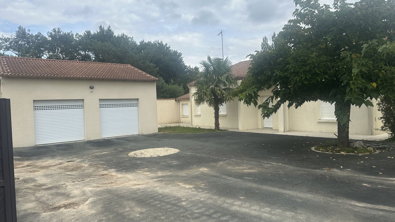 maison 5 pièces 140 m2 à louer à Chaniers (17610)