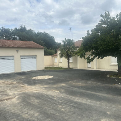 Maison 5 pièces 1400 €