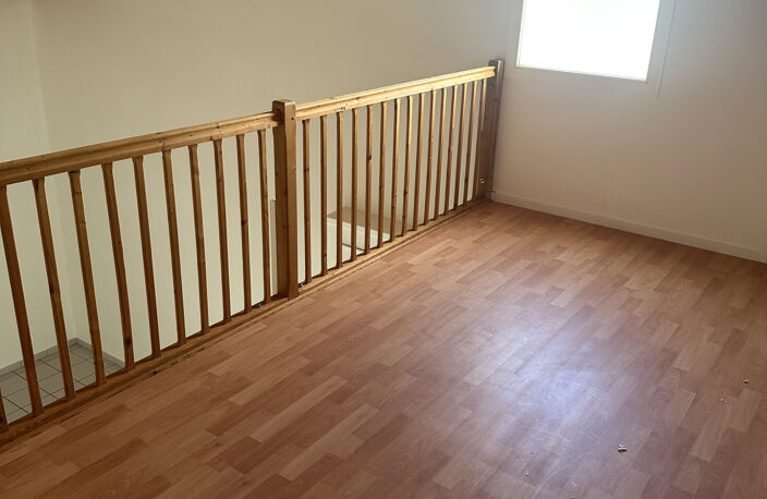 Location maison 5 pièces 140 m² à Chaniers (17610) — photo 4