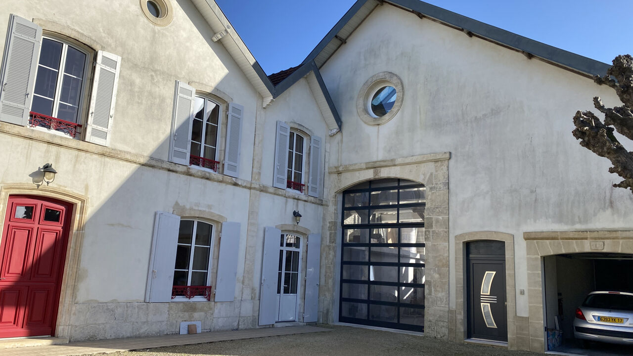 maison 8 pièces 210 m2 à vendre à Saint-Jean-d'Angély (17400)