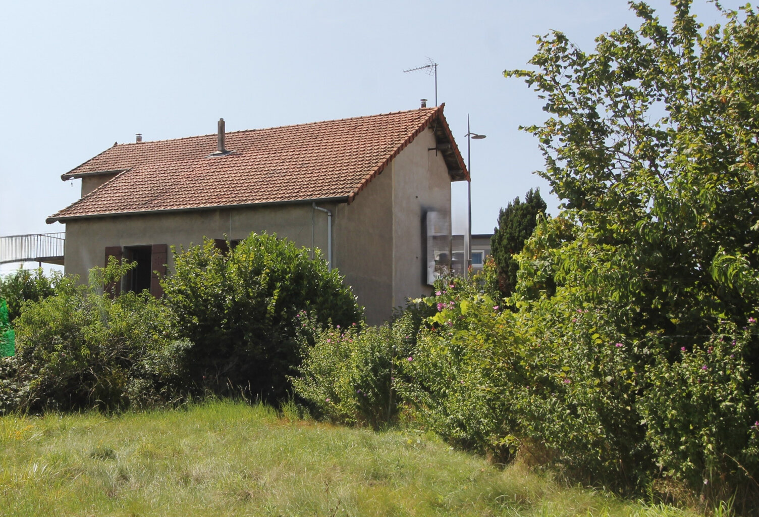 MABLY, — photo 1