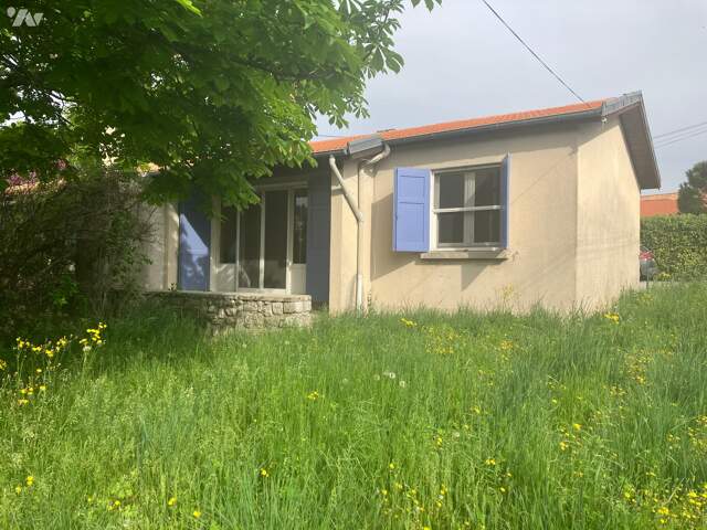Maison 3 pièces 39 m² à Saint-Michel-l'Observatoire — photo du bien
