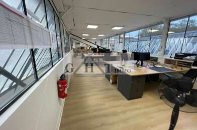 Local industriel  9252 €