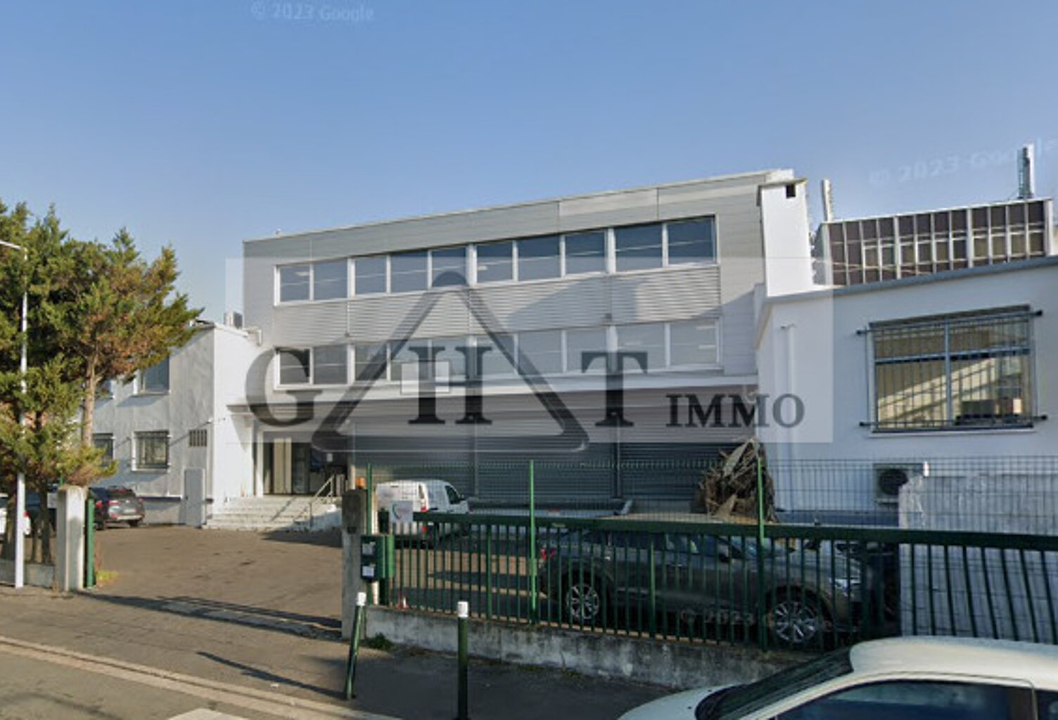 ENTREPOT 2391M² A NANTERRE A LOUER — photo 1