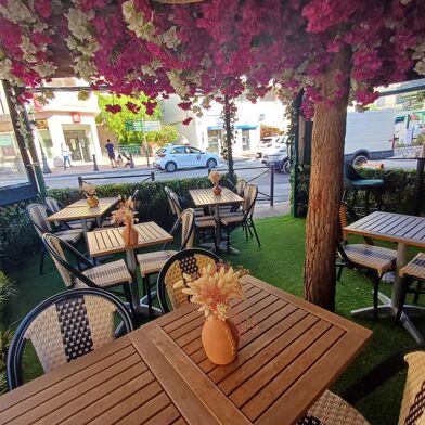 Commerce  380000 €