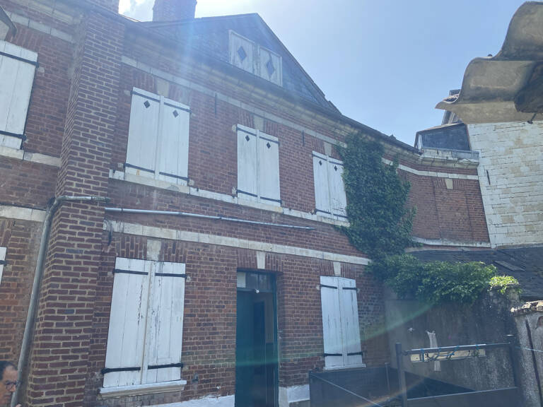 Maison à rénover située à Poix de Picardie — photo 1