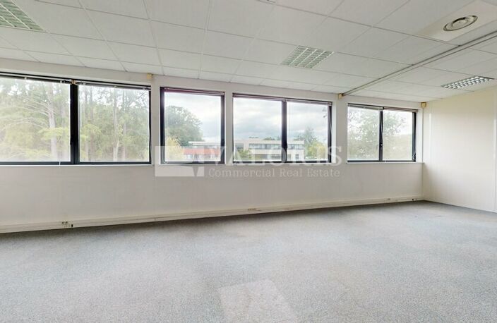 BUREAUX à LOUER — photo 3