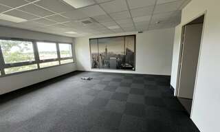 Bureau  125 m² à louer à Tours (37100)