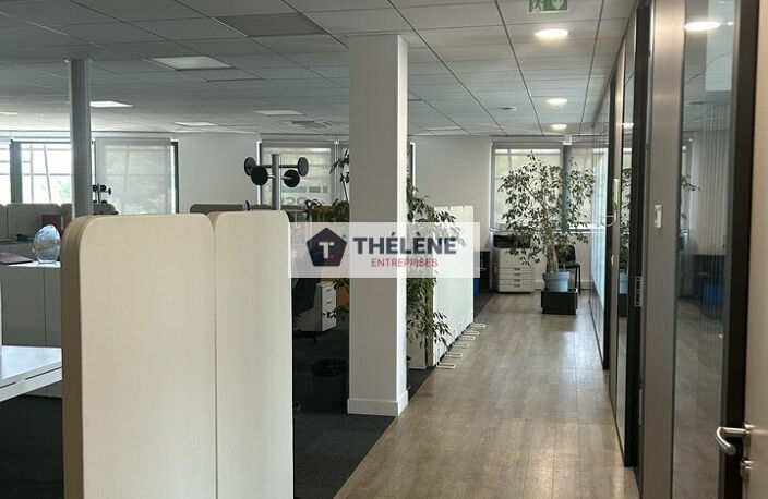 BUREAUX à LOUER — photo 3