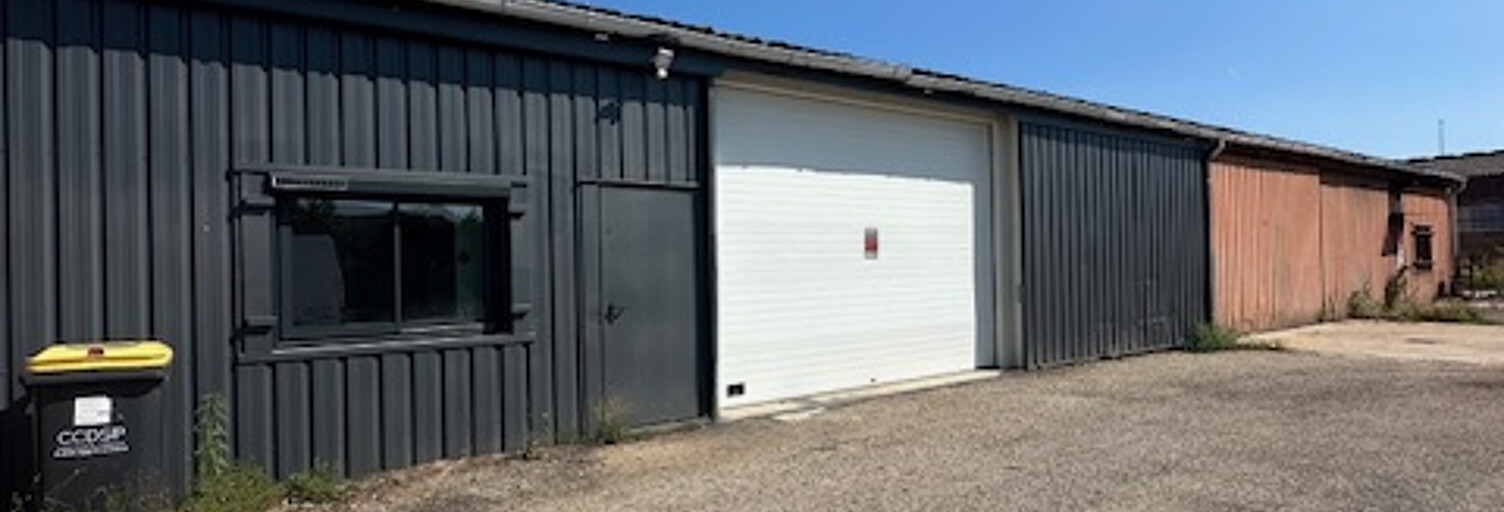 Commerce  262 m² à louer à Pierrelatte (26700)