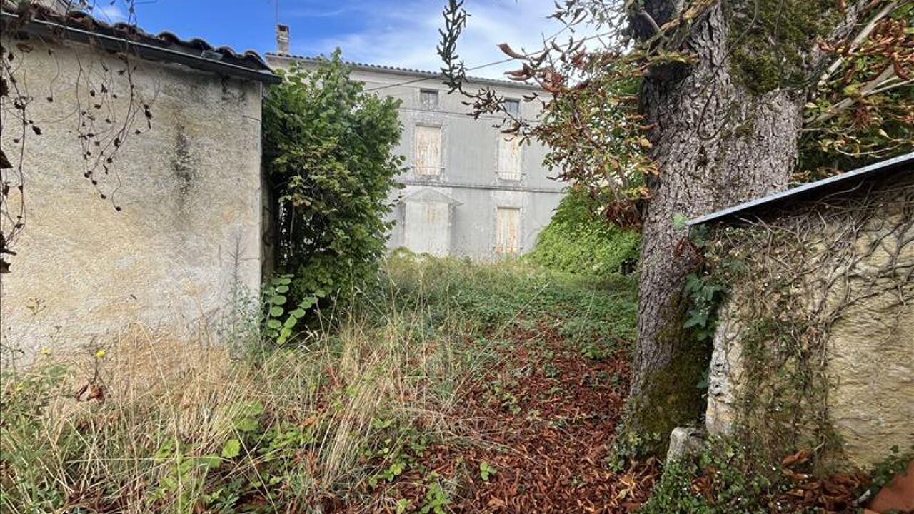 maison 5 pièces 220 m2 à vendre à Rouillac (16170)