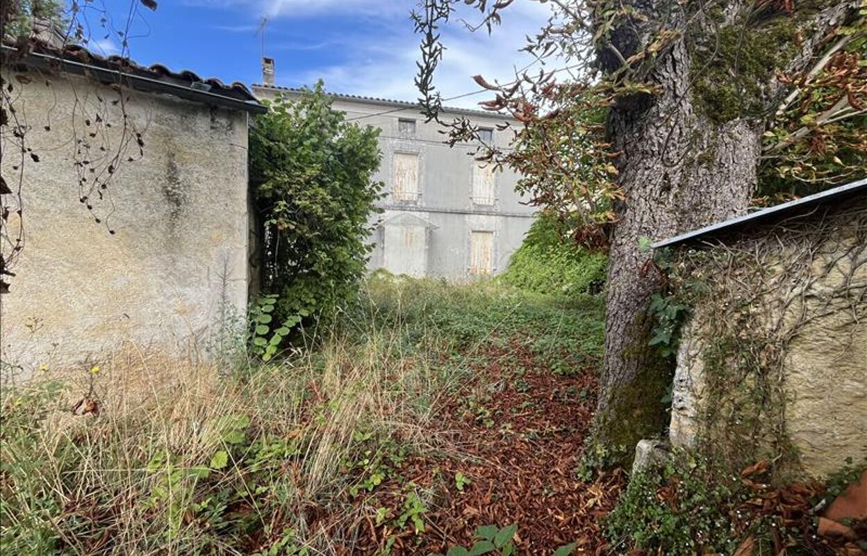 maison 5 pièces 220 m2 à vendre à Rouillac (16170)